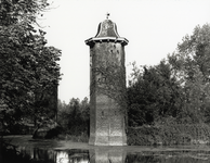 94643 Gezicht op een van de duiventorentjes in het park van het kasteel Voorn (Park Voorn 1) te De Meern (gemeente ...